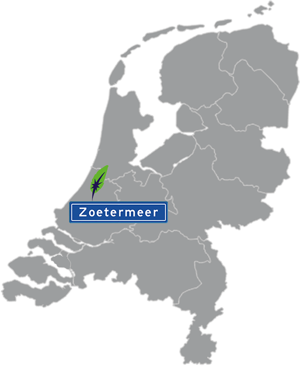 Grijze kaart van Nederland met Zoetermeer aangegeven voor maatwerk taalcursus Engels zakelijk - blauw plaatsnaambord met witte letters en Dagnall veer - transparante achtergrond - 600 * 733 pixels
